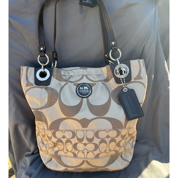 Coach Handbags - Beige Coach Tote